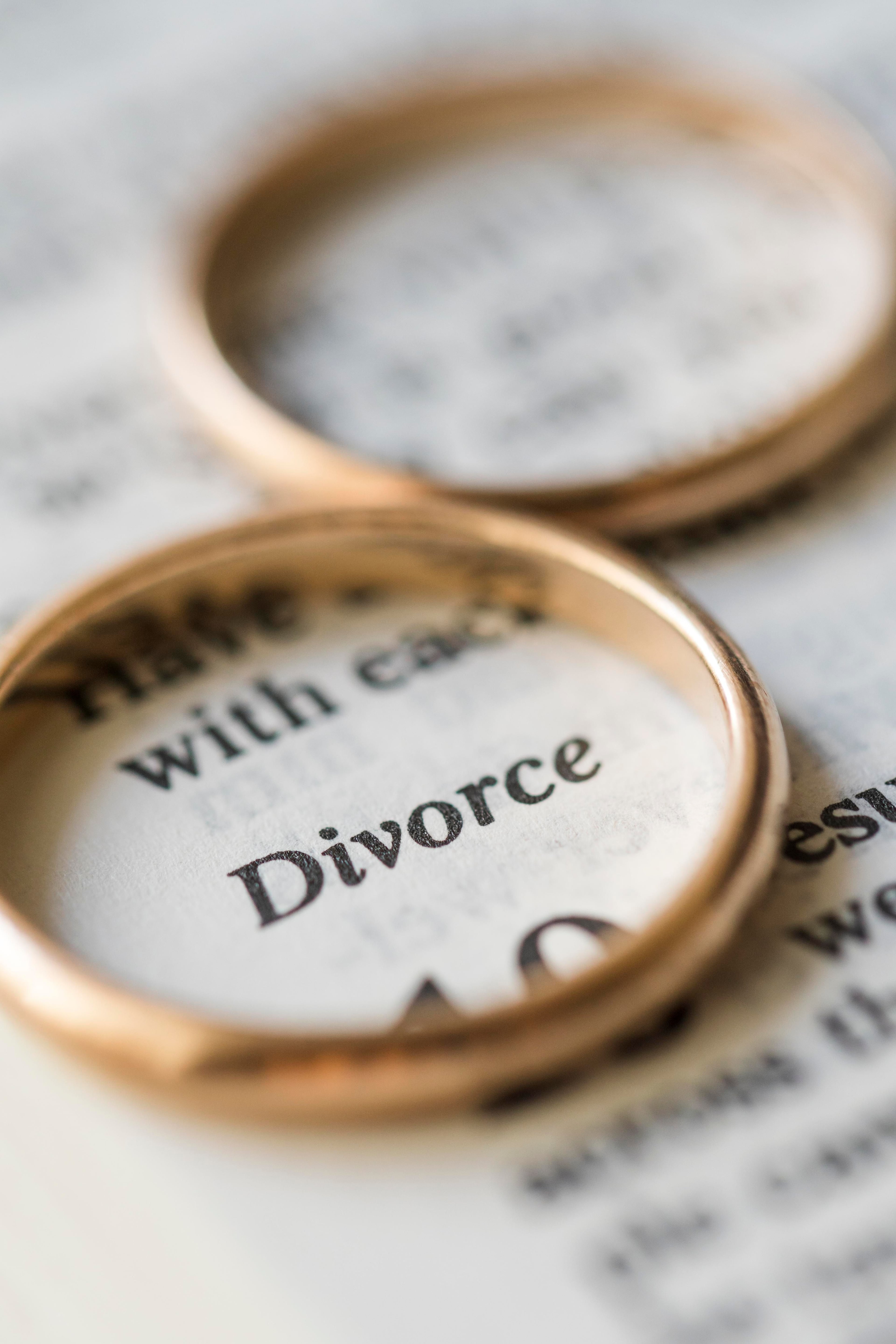 What Happens at a Divorce Hearing in Northern Ireland?